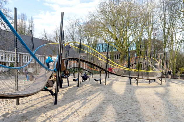Play Garland Oosterpark by Carve