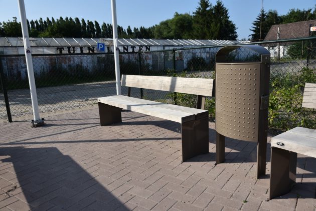 Quadrat Single Seat With Backrest       